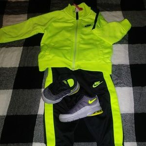 nike sweatsuit and gym shoes